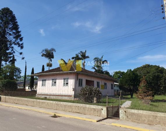 Imovel em área comercial em Laurentino/SC.