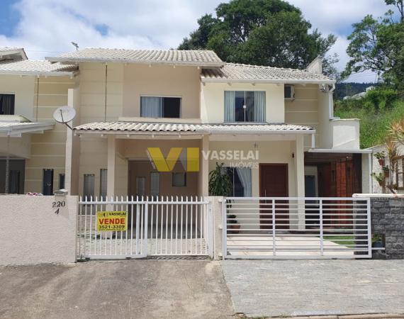 Sobrado Geminado para locação no Bairro Fundo Canoas