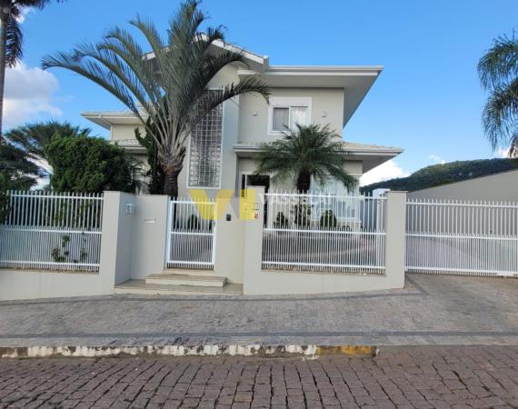 Residência Exclusiva com Piscina – Santana