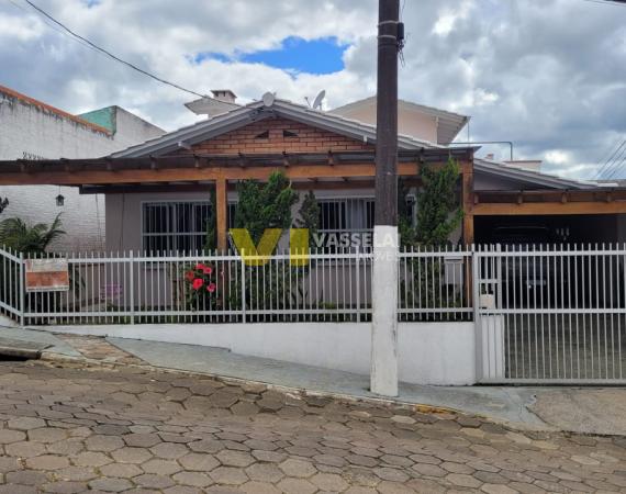 Casa de Alvenaria à Venda - Canta Galo